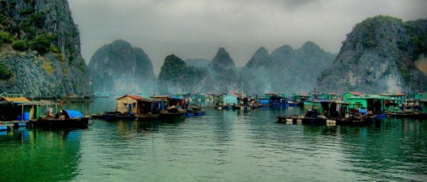 Halong-bay-in-winter@indochina-700x300